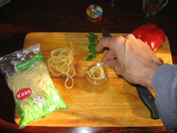 Cookin' some Simple Pasta for my hamster Lucy.